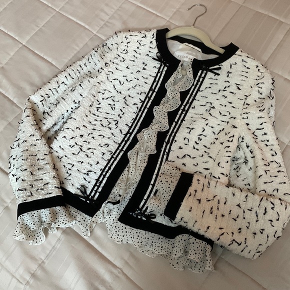 Escada Boucle Tweed Ruffle Edge Jacket Black White Faux Patent Bow Sequin Trim - Picture 2 of 16